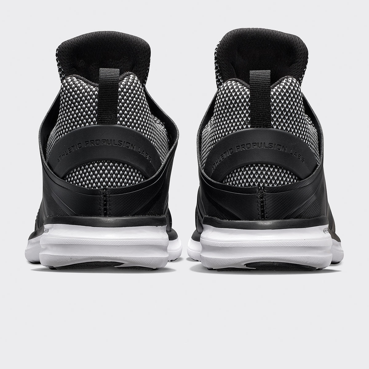 Men's Ascend Black / White