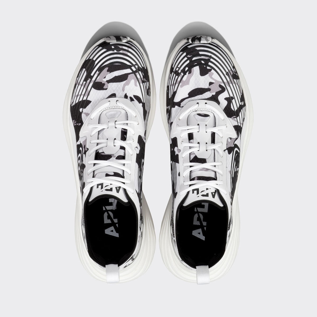 Women's Streamline White / Black / Camo
