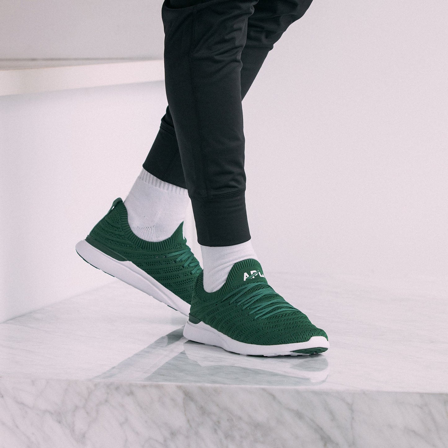 Women's TechLoom Wave Dark Green / White